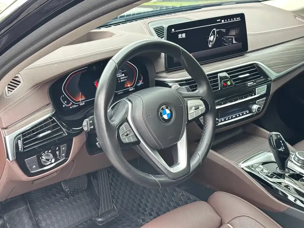 BMW 5 Series — фото 3