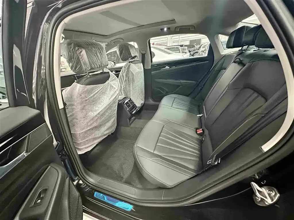 Volkswagen Passat — фото 10