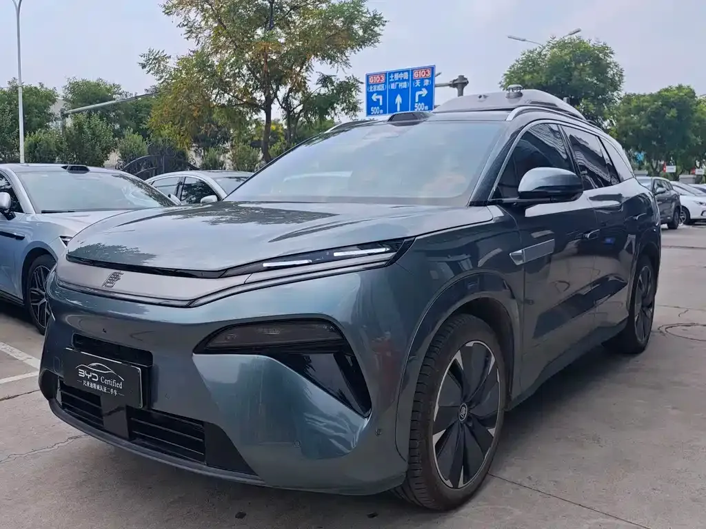 BYD Tang L — фото 1