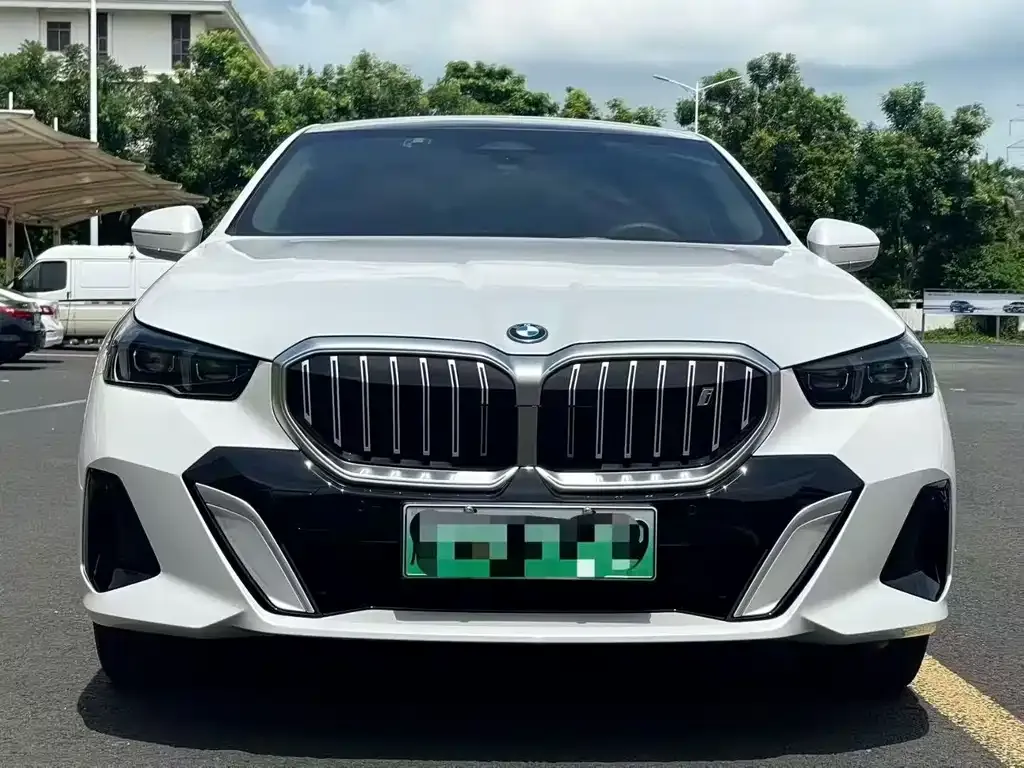 BMW i5 — фото 7