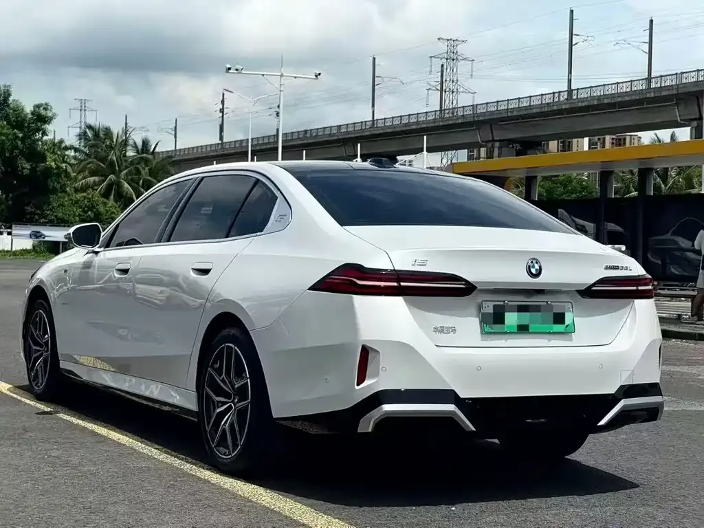 BMW i5 — фото 9