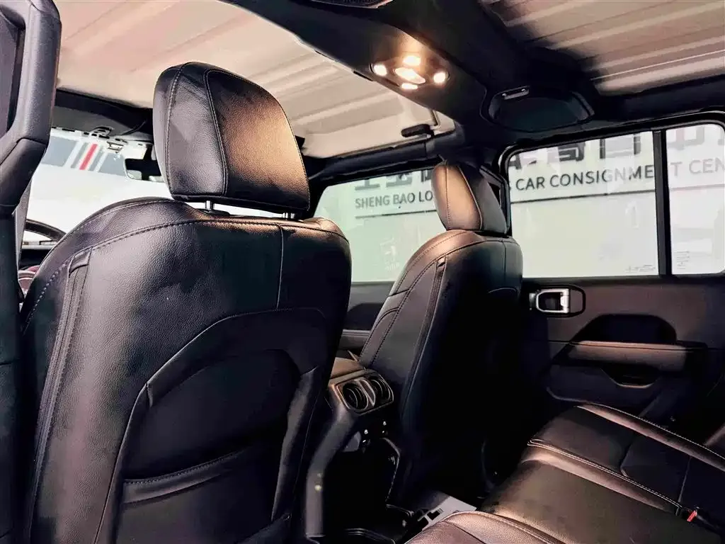 Jeep Gladiator 2023 из CN, фото 7