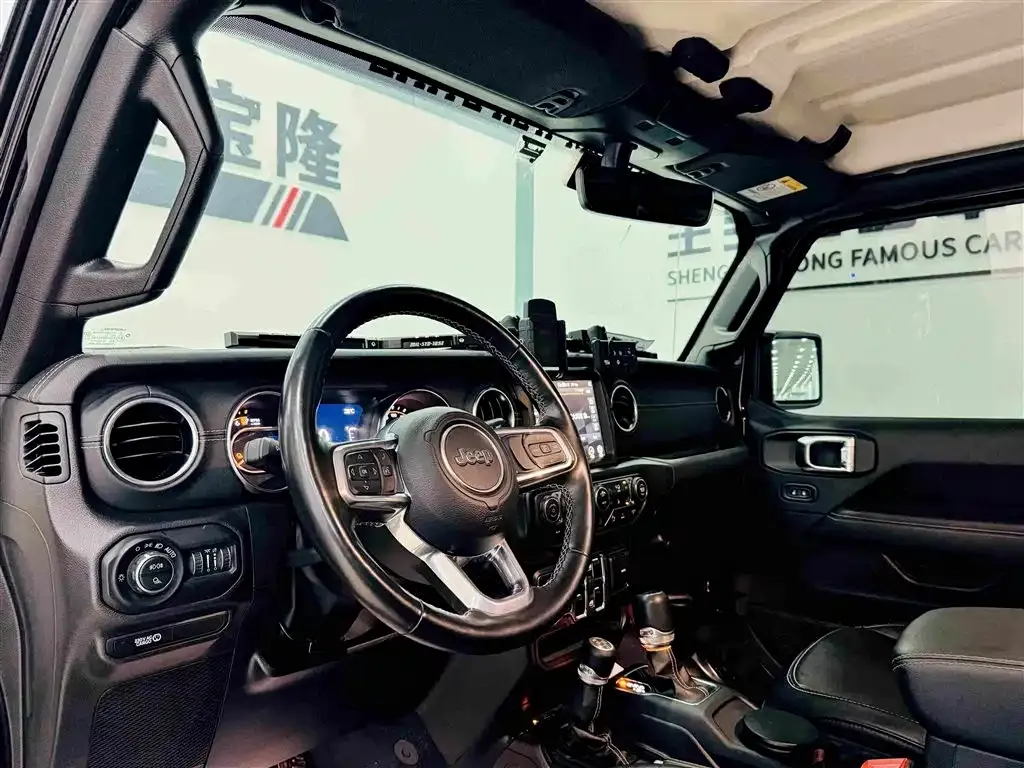 Jeep Gladiator 2023 из CN, фото 10