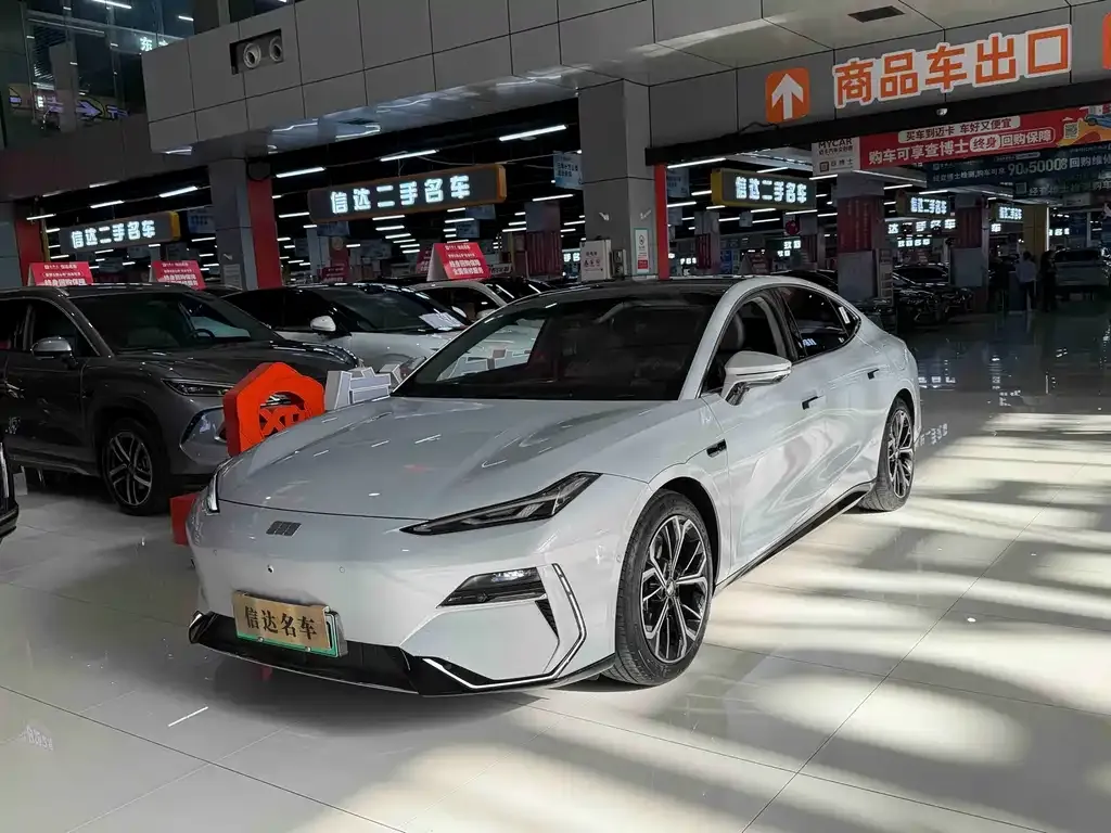 Geely Galaxy E8 — фото 1
