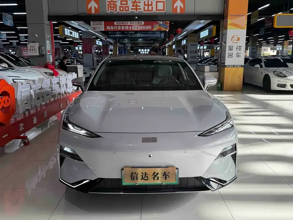 Geely Galaxy E8 — фото 10