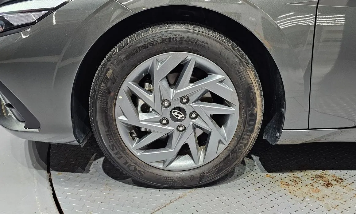 Hyundai AVANTE — фото 3