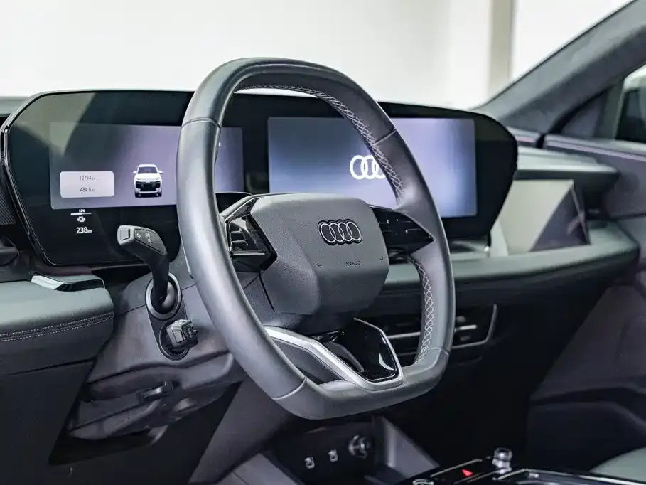 Audi Q6L Sportback e-tron — фото 4