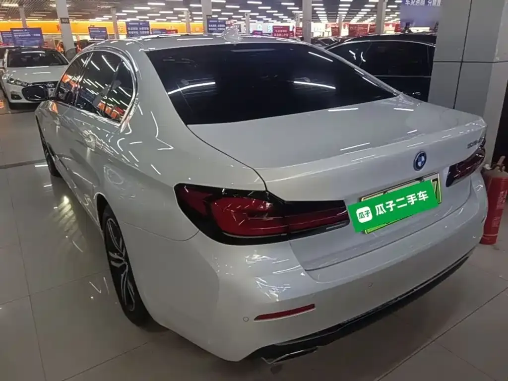 BMW 5 Series New Energy — фото 9