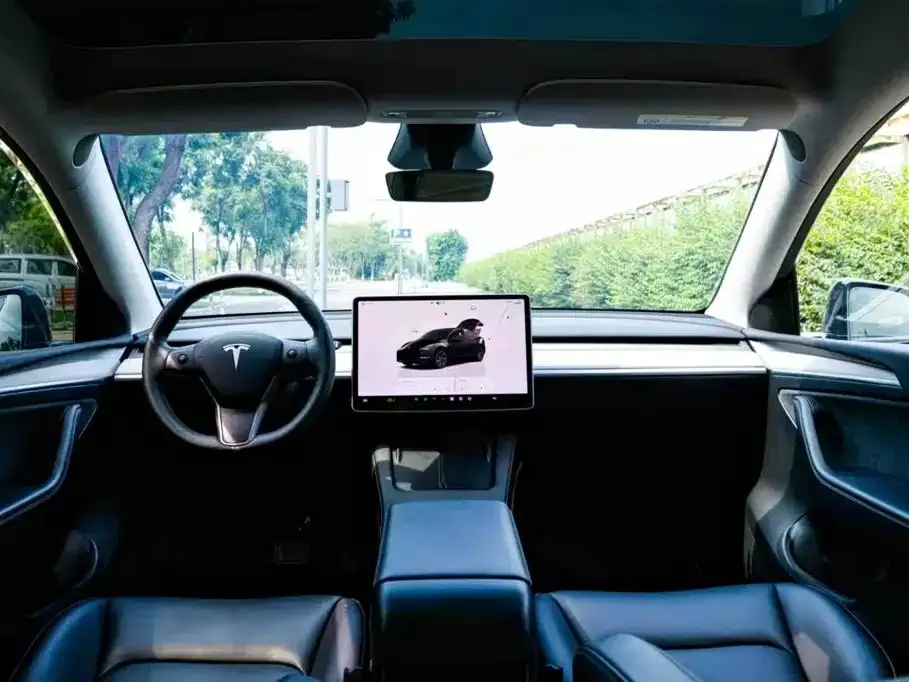 Tesla Model Y — фото 4