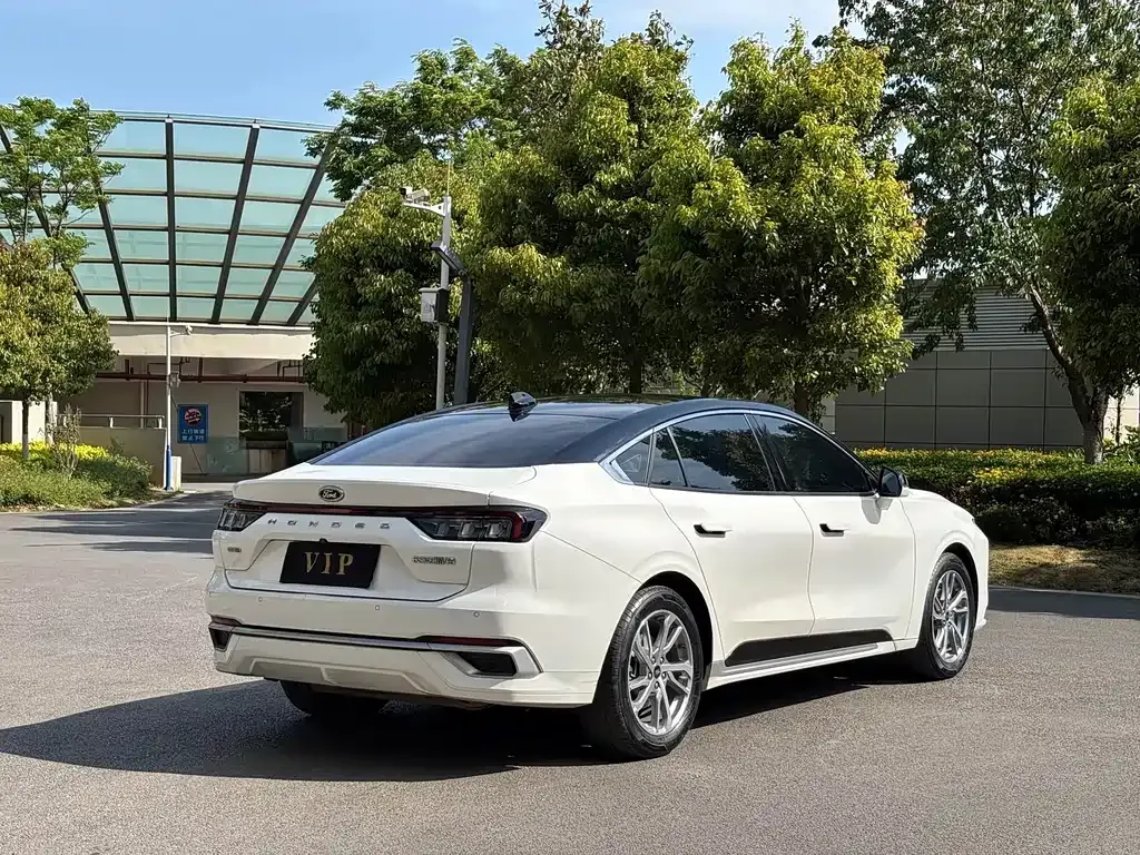 Ford Mondeo — фото 8