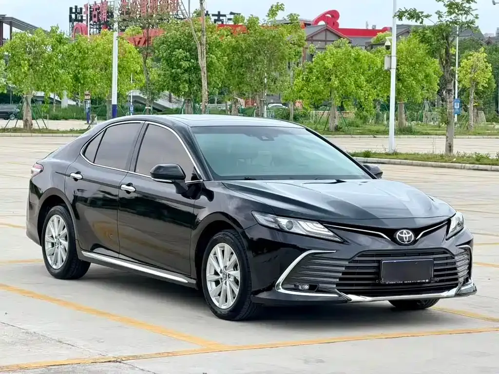 Toyota Camry — фото 8
