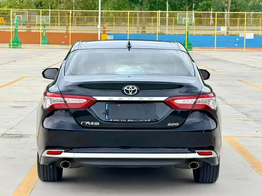 Toyota Camry — фото 6