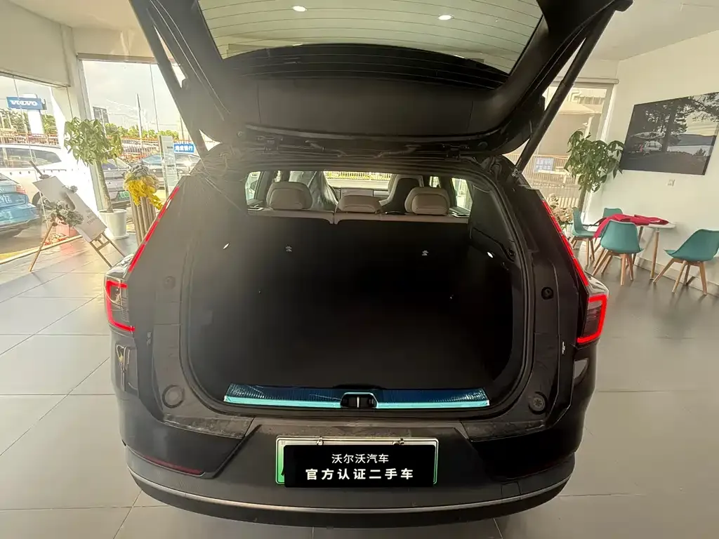 Volvo XC70 Plug-in Hybrid — фото 9