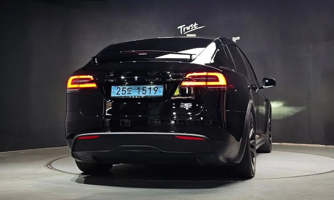 Tesla Model X 2023 из KR, фото 3