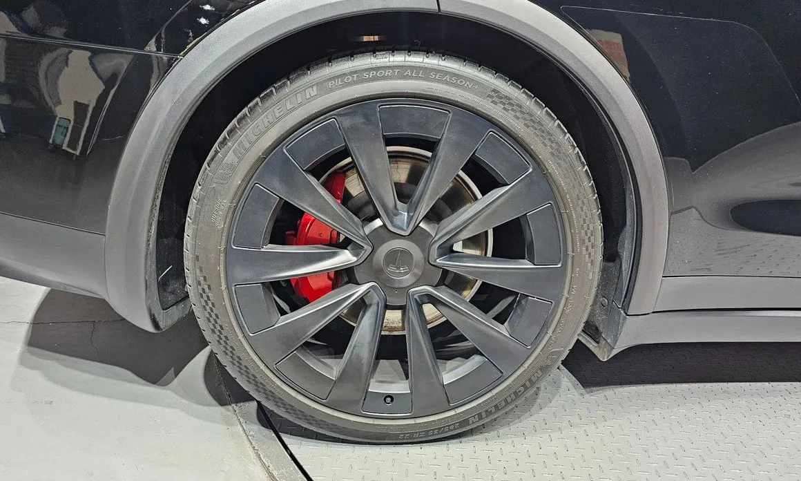 Tesla Model X 2023 из KR, фото 9
