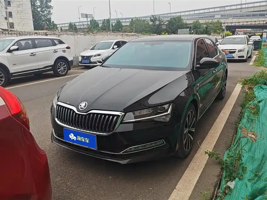 Skoda Superb — фото 7