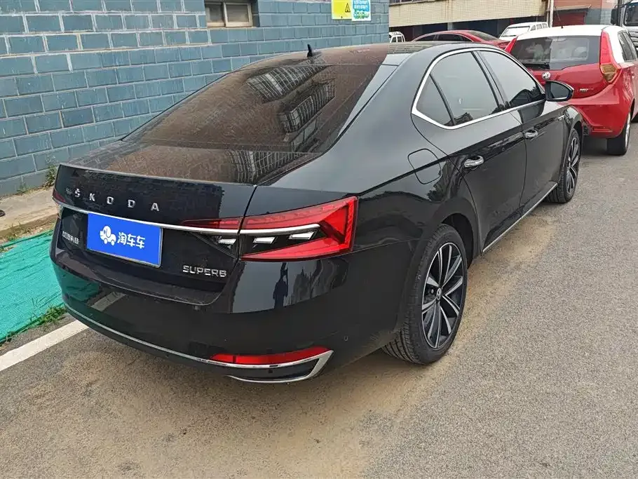 Skoda Superb — фото 5