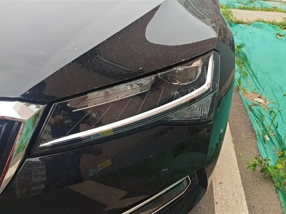 Skoda Superb — фото 6