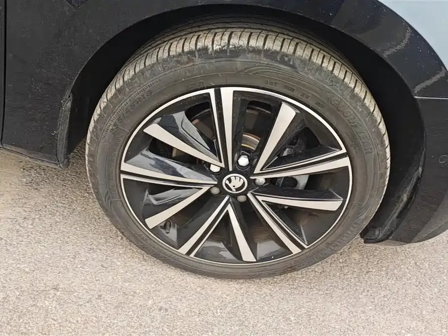 Skoda Superb — фото 10