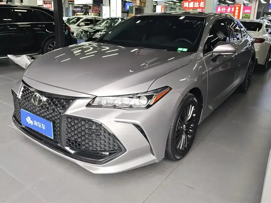 Toyota Avalon — фото 1