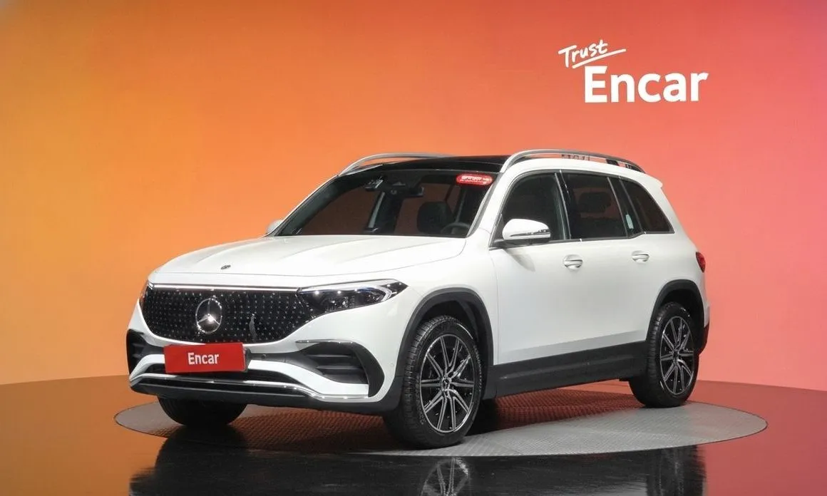 Mercedes-Benz EQB — фото 1