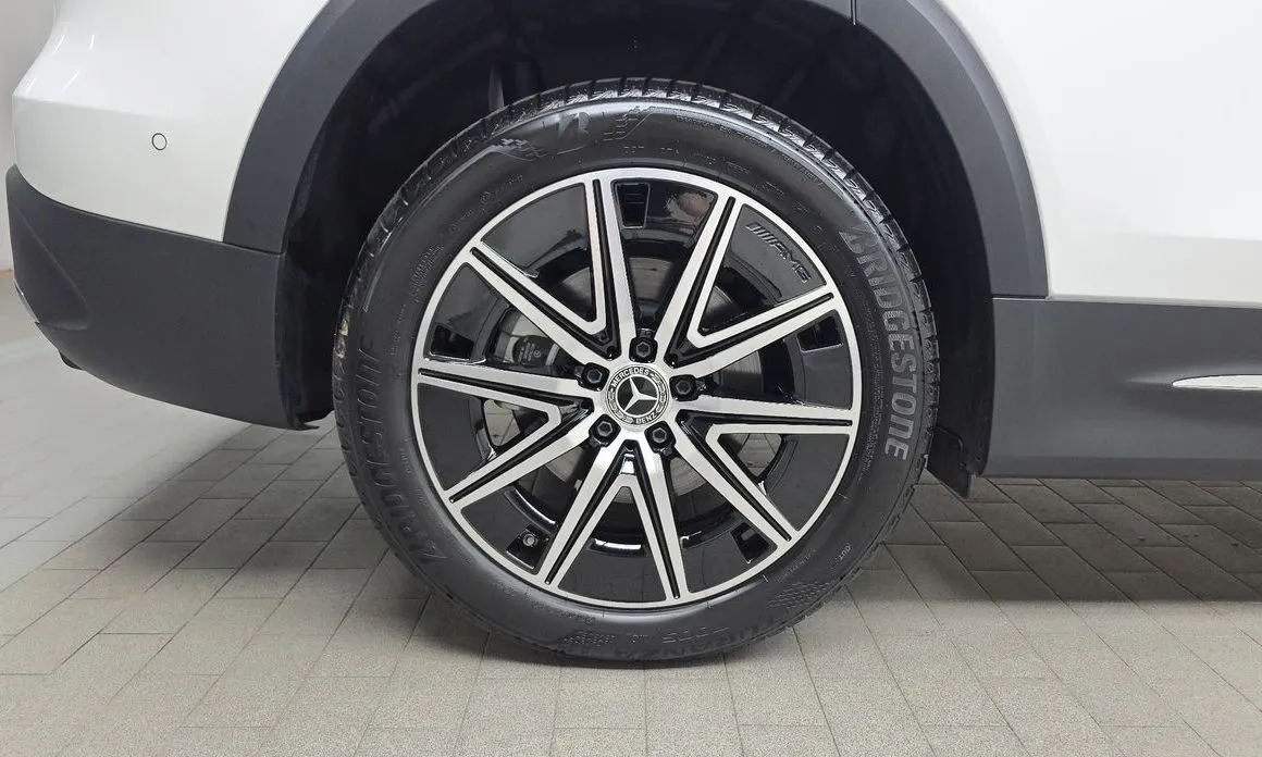 Mercedes-Benz EQB — фото 10