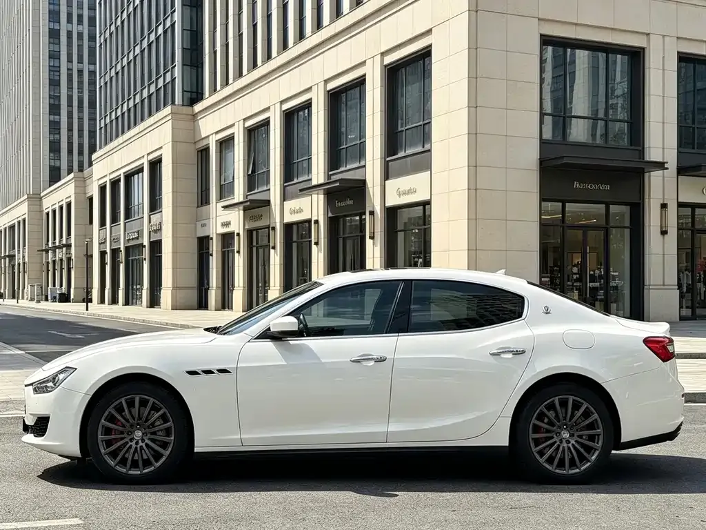 Maserati Ghibli — фото 9