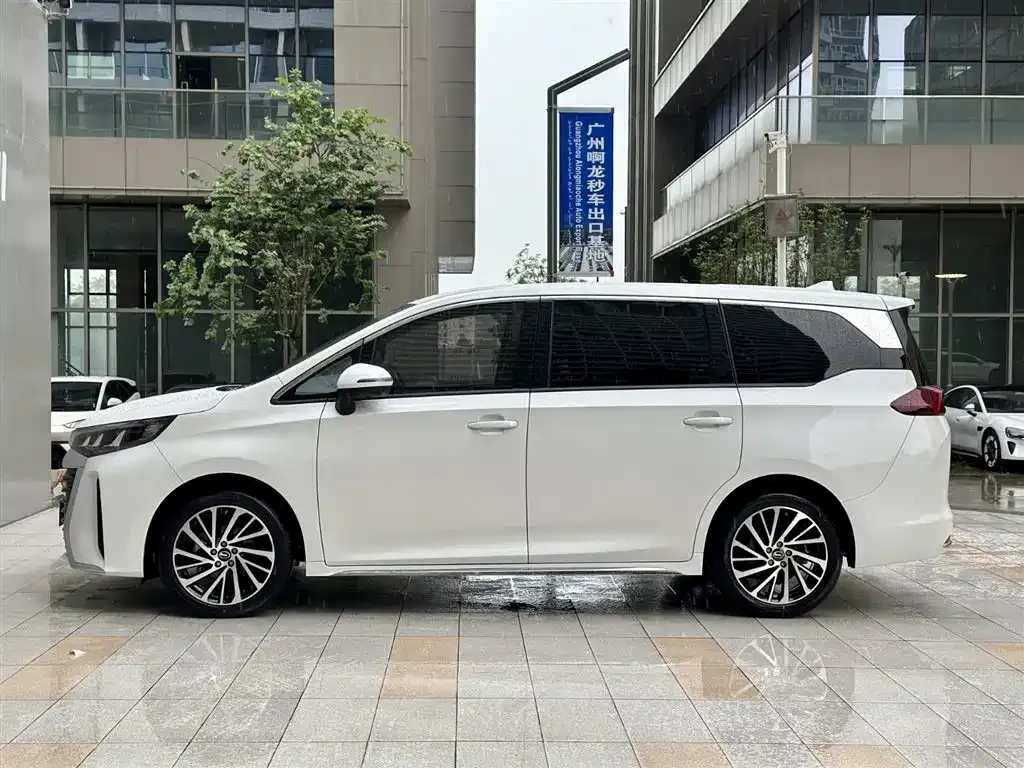 GAC Motor Trumpchi M6 — фото 10