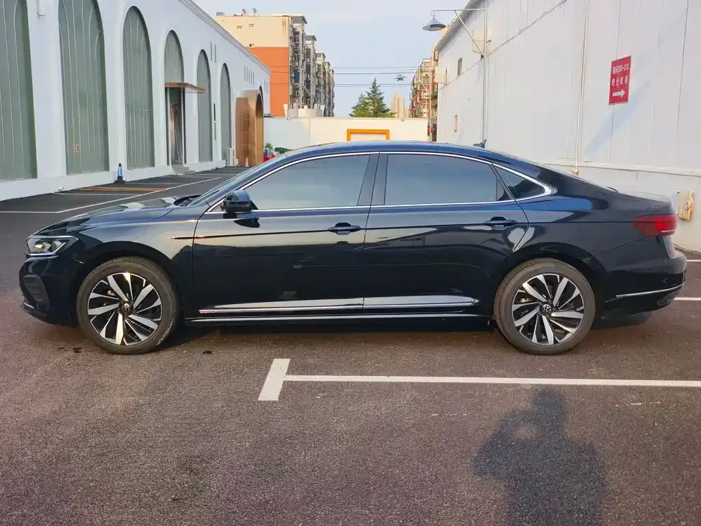 Volkswagen Passat — фото 10
