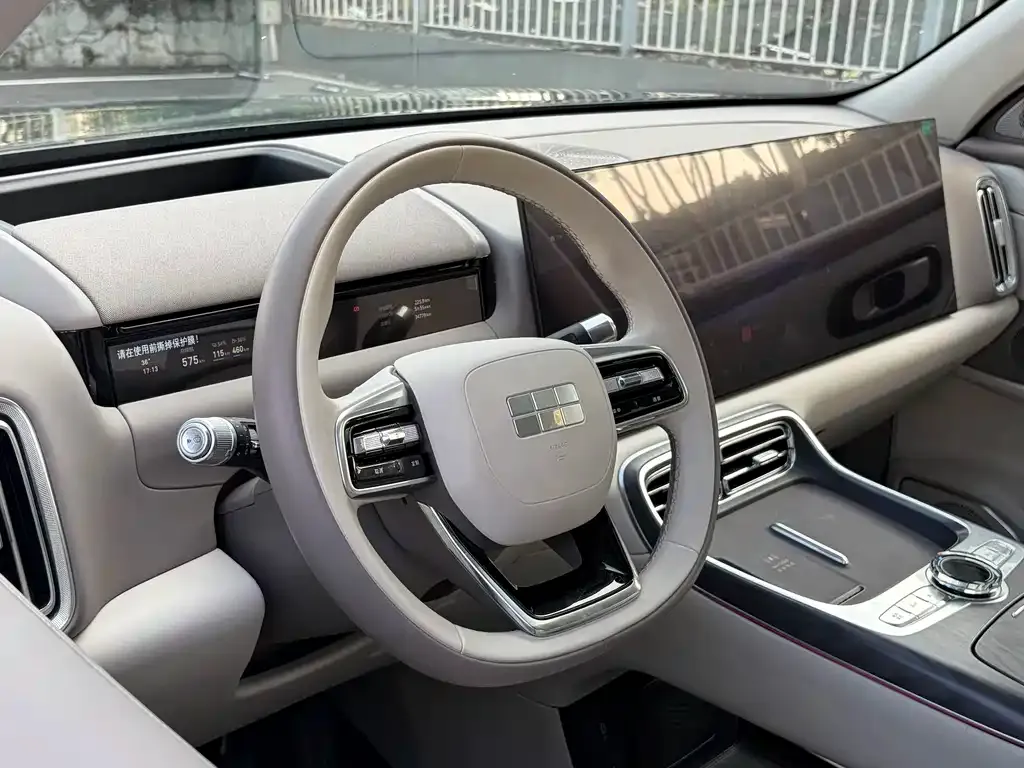 Geely Galaxy M9 — фото 2