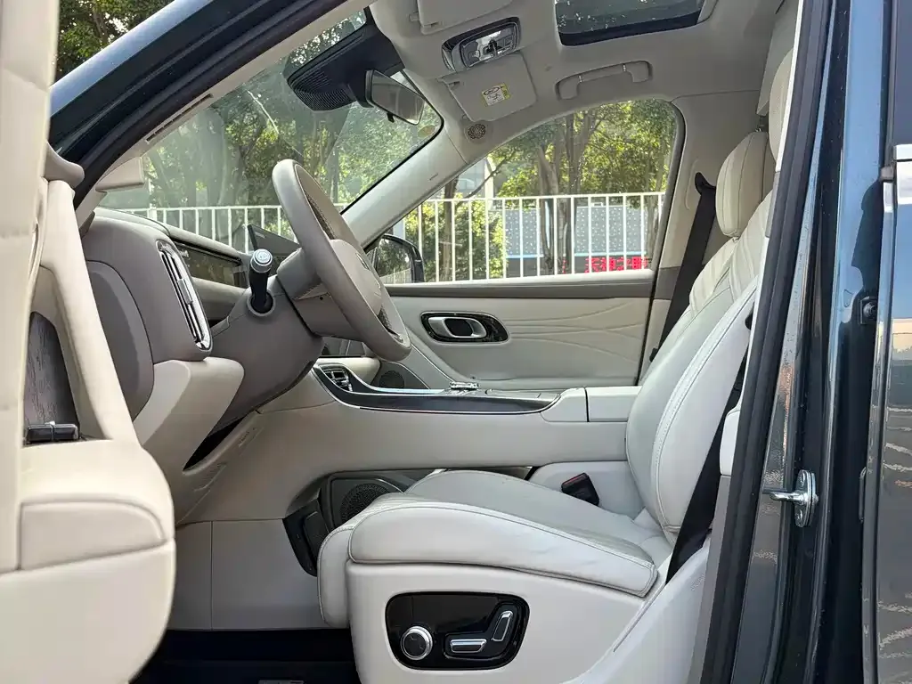 Geely Galaxy M9 — фото 10