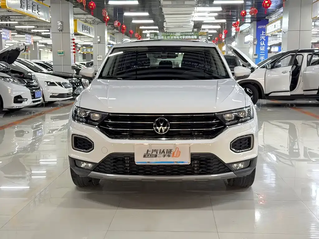 Volkswagen T-Roc — фото 10