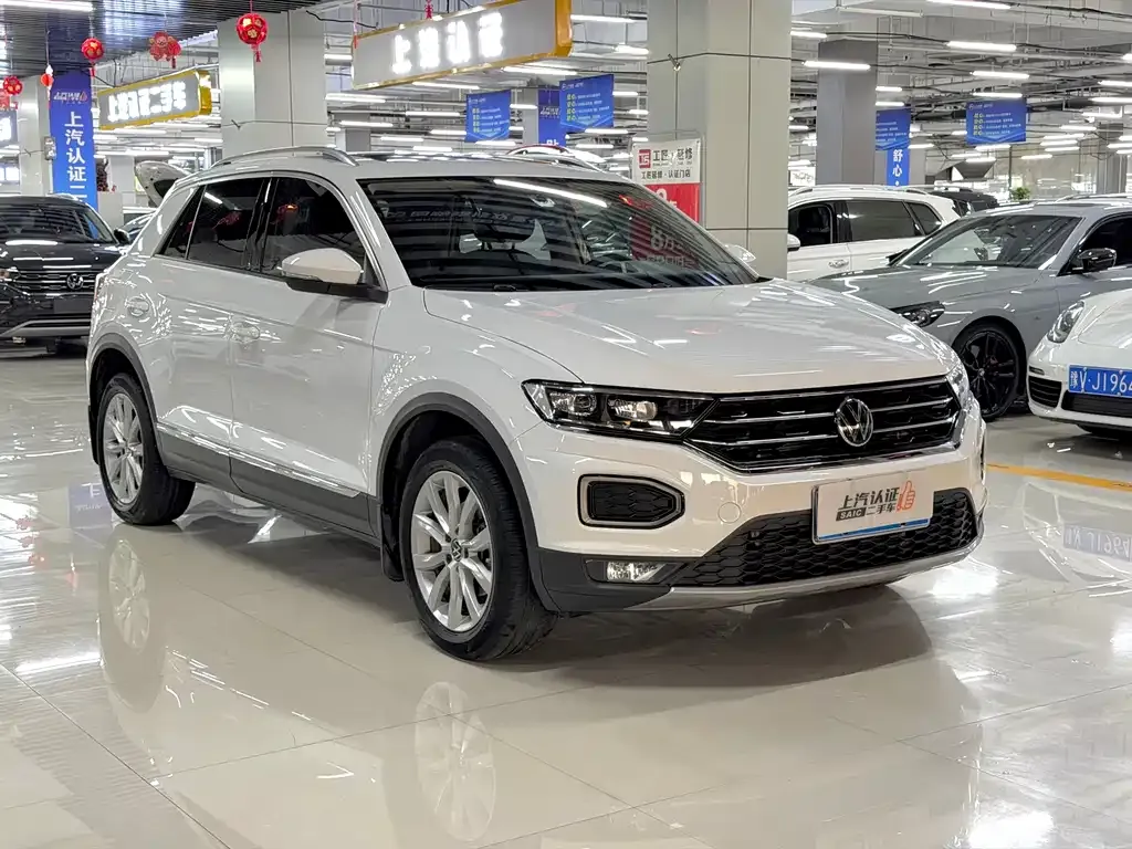 Volkswagen T-Roc — фото 9
