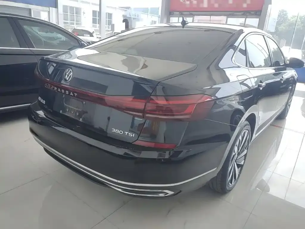 Volkswagen Passat — фото 6