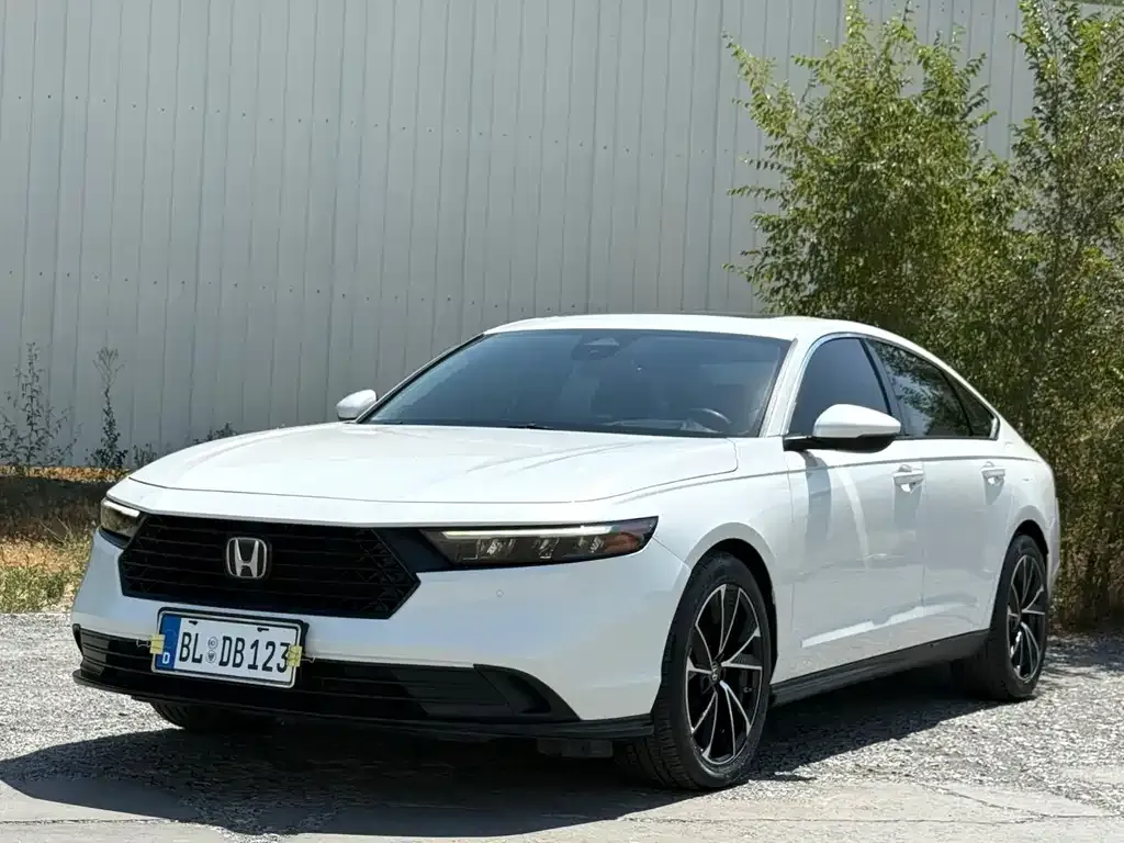 Honda Accord — фото 1