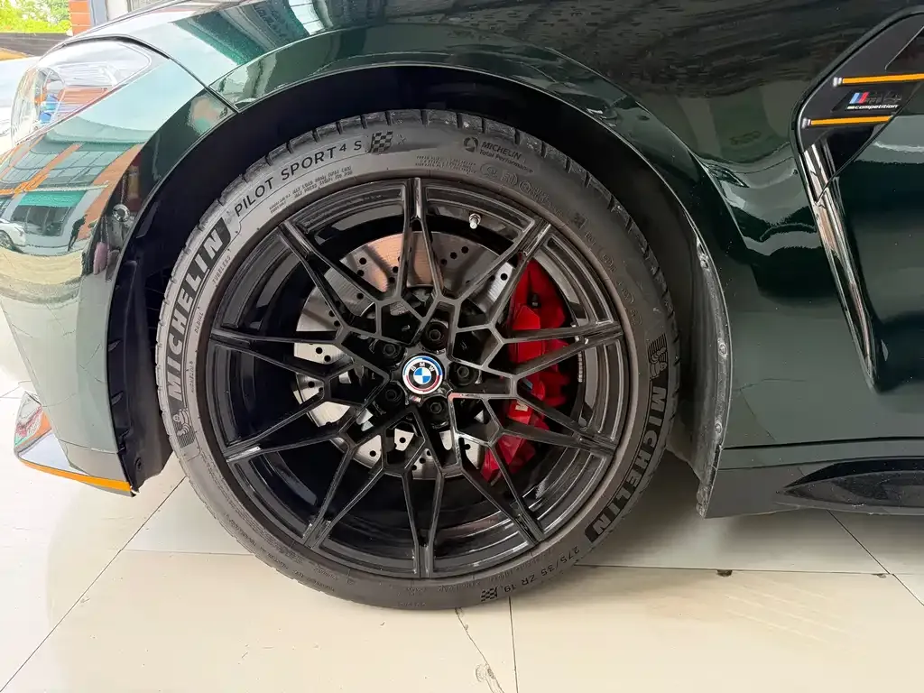 BMW M4 — фото 10