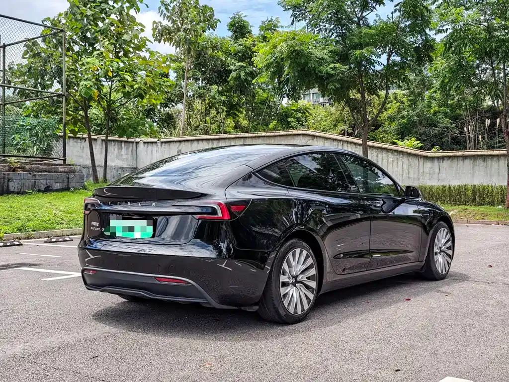 Tesla Model 3 — фото 8