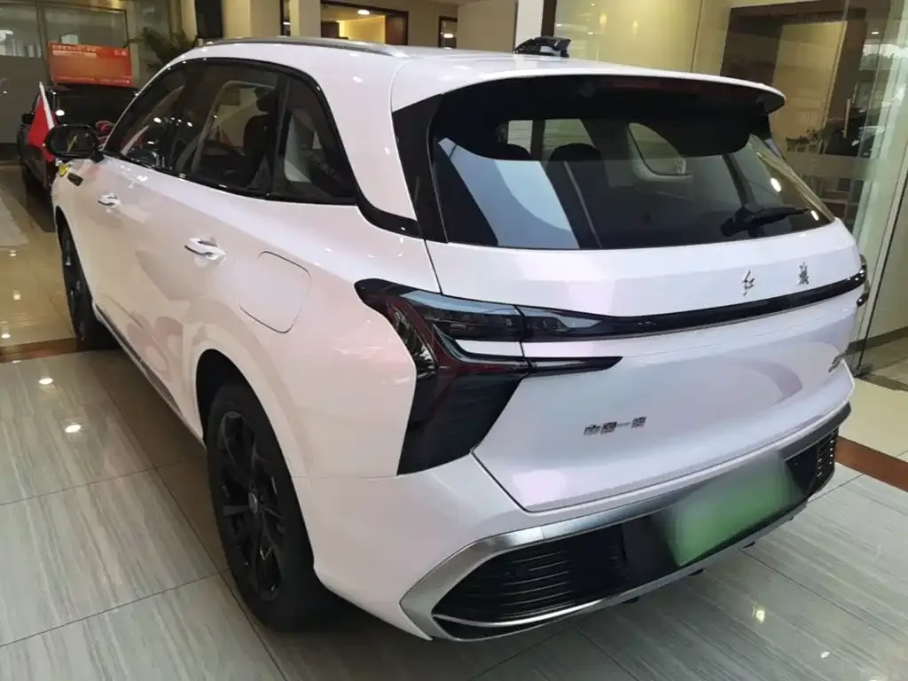 Hongqi HS3 PHEV — фото 9