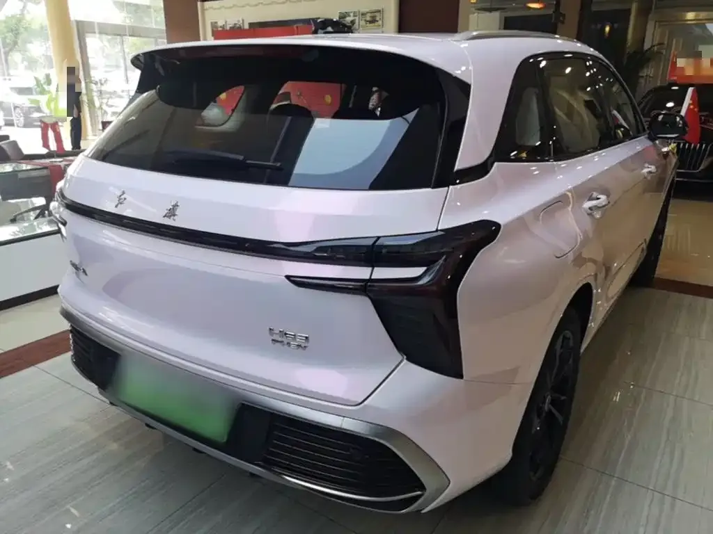 Hongqi HS3 PHEV — фото 10
