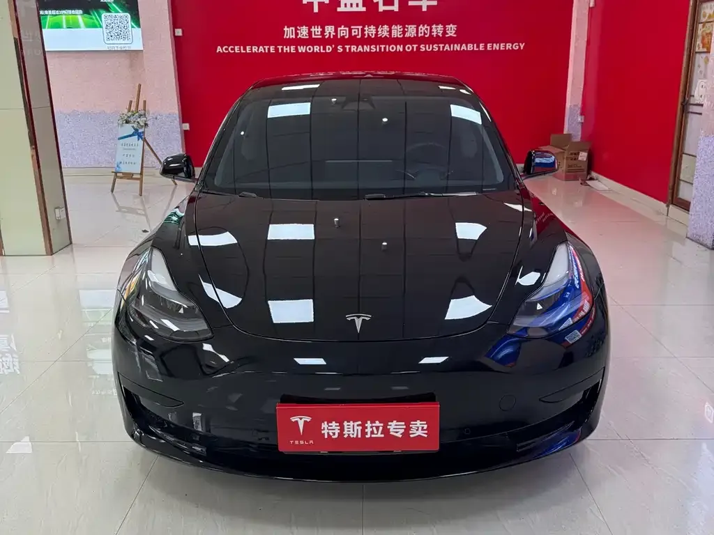 Tesla Model 3 — фото 3