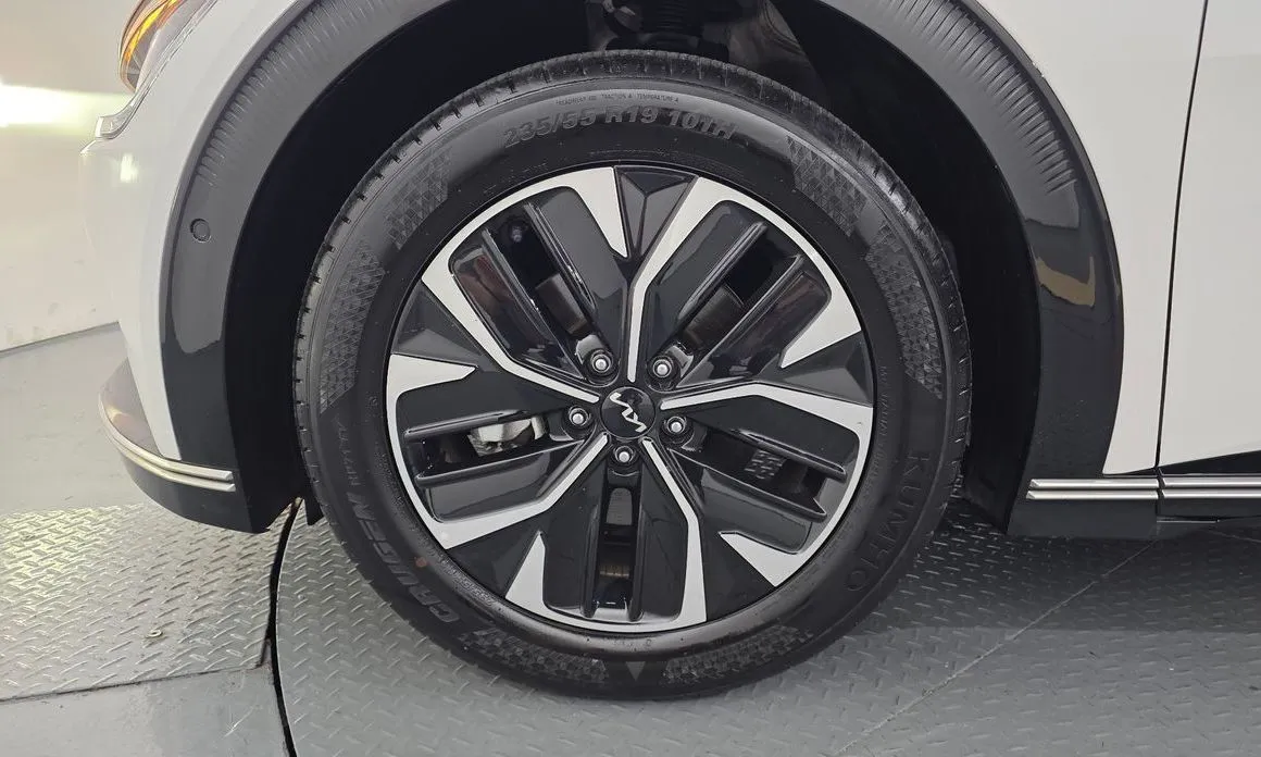 Kia EV6 — фото 8