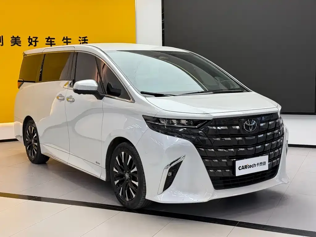 Toyota Alphard — фото 10