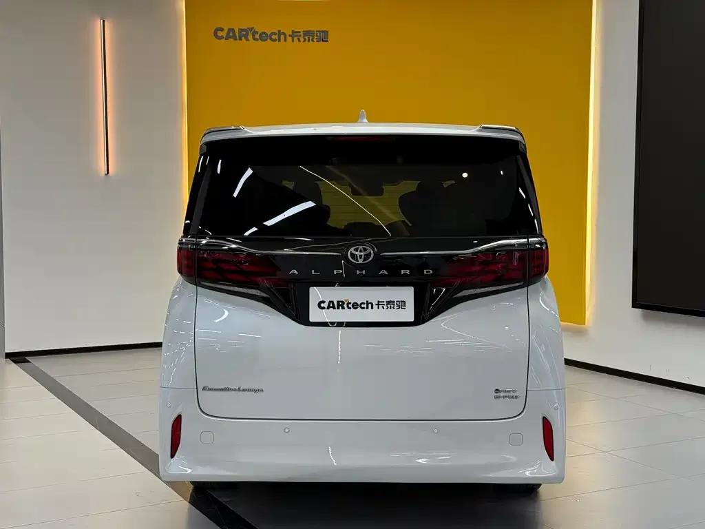Toyota Alphard — фото 2