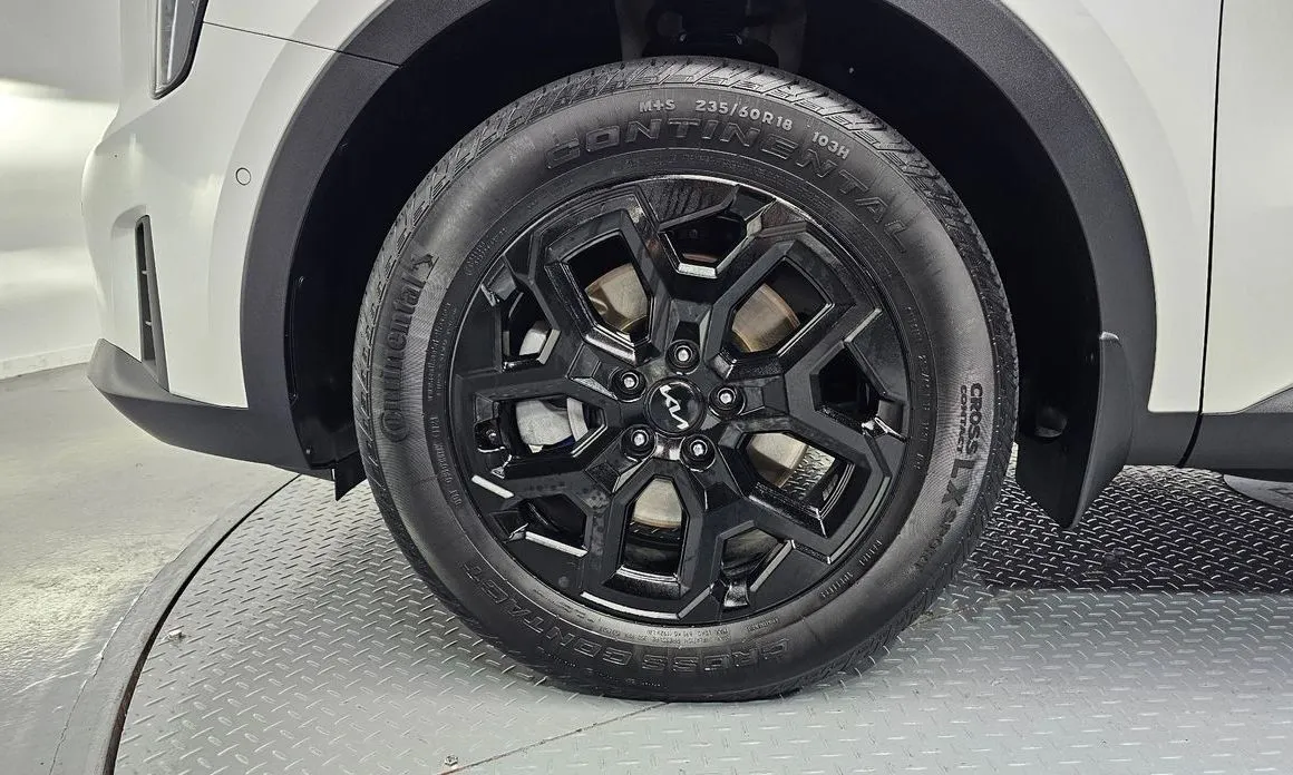 Kia Sorento — фото 9