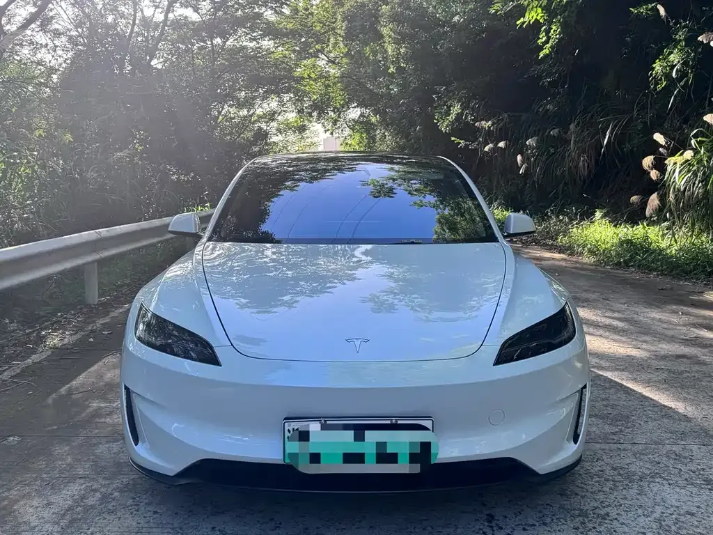 Tesla Model 3 — фото 3