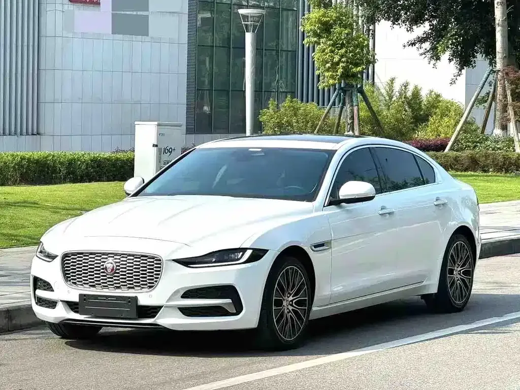 Jaguar XEL — фото 1