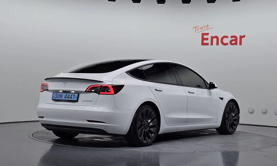 Tesla Model 3 2021 из KR, фото 3