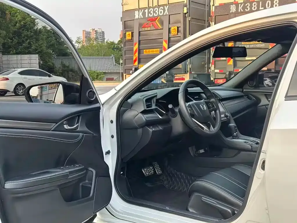 Honda Civic — фото 7
