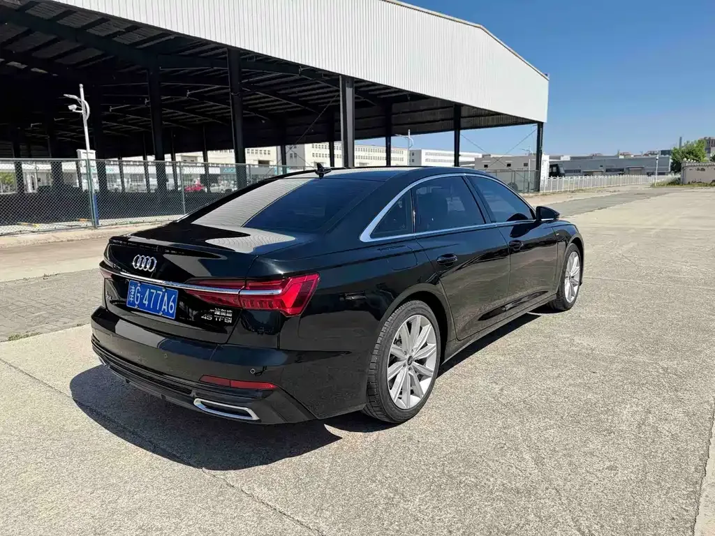 Audi A6L — фото 8