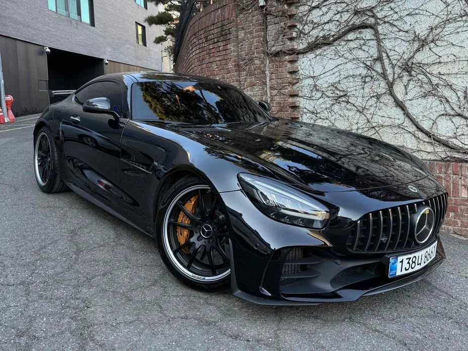 Mercedes-Benz AMG GT — фото 1